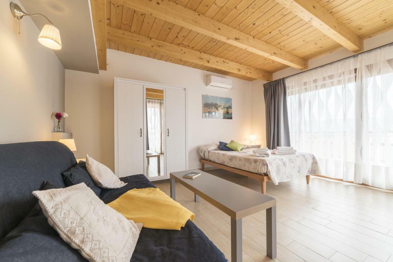 Peperino Attic Flat Daire Ciampino Dış mekan fotoğraf
