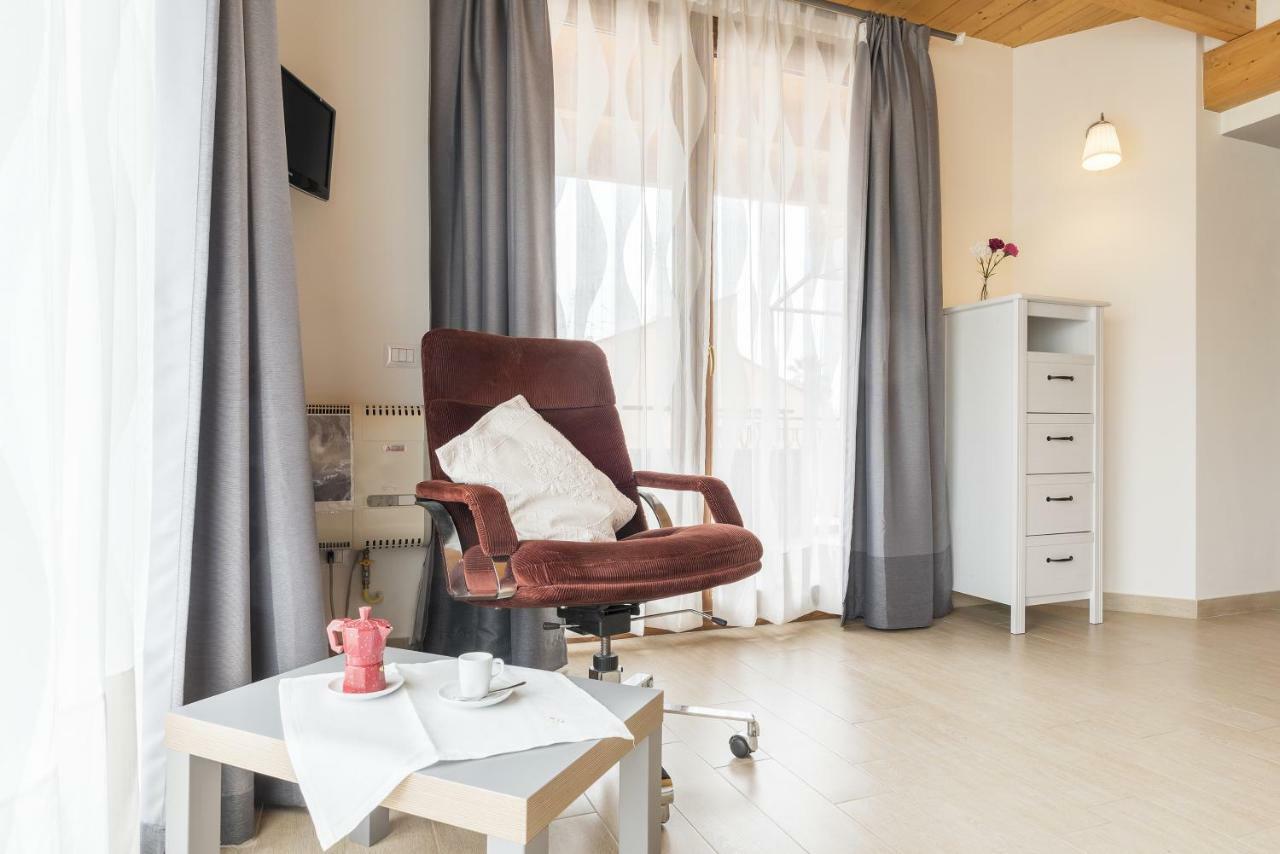 Peperino Attic Flat Daire Ciampino Dış mekan fotoğraf